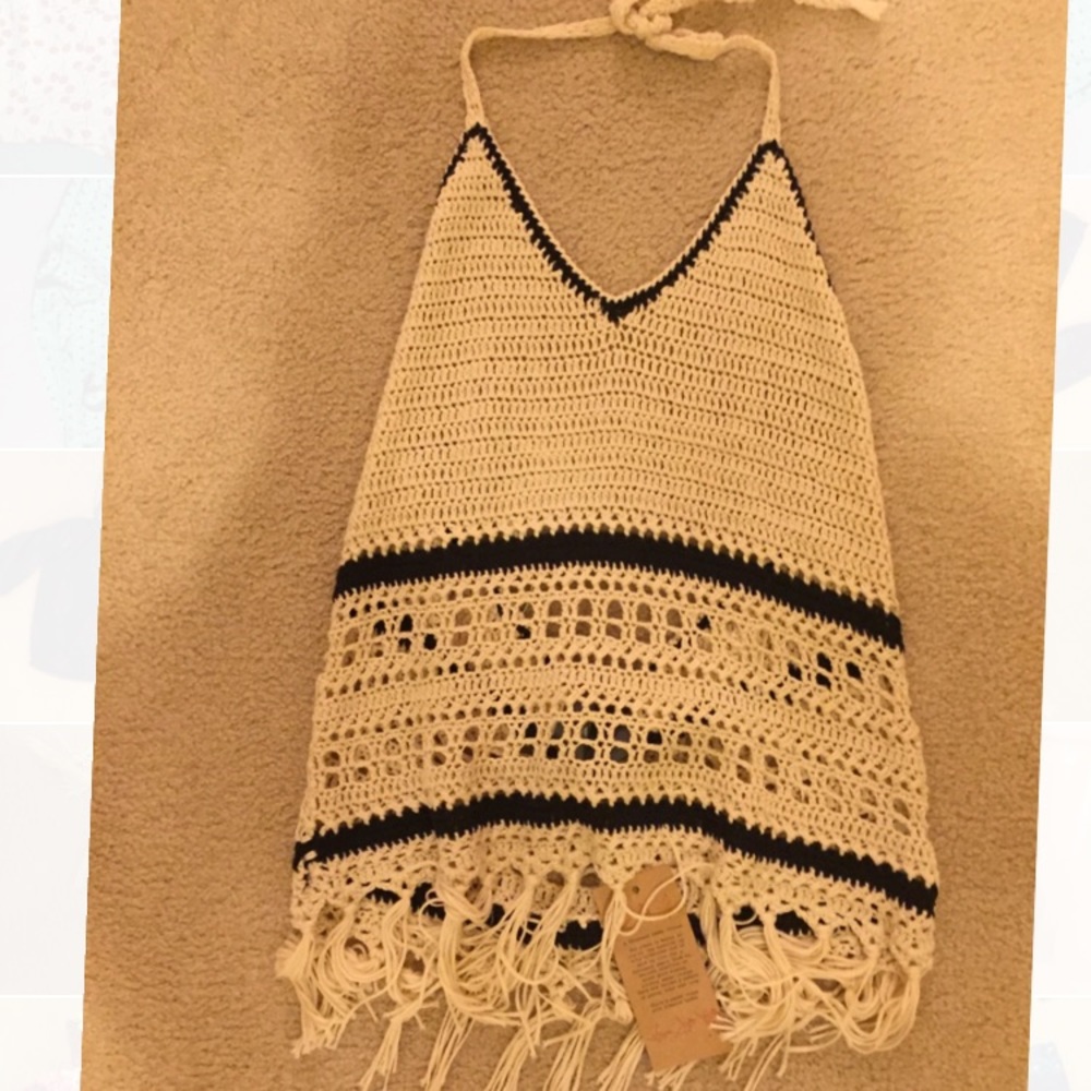 New with tags knitted crop top paper crane